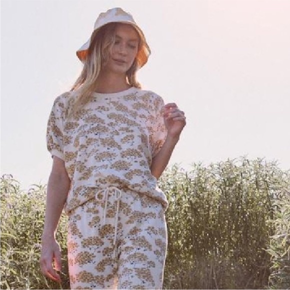 THE GREAT. Tops - The Great The Puff Sleeve Sweatshirt Chamomile floral￼ Print Crew Size 0/XS